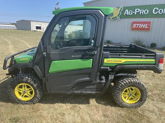 Image of John Deere XUV 835R equipment image 1