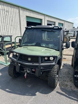 Image of John Deere XUV 835R equipment image 1