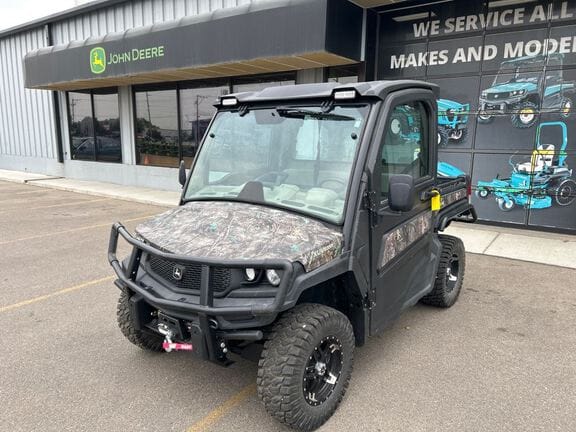 2023 John Deere XUV 835R Equipment Image0