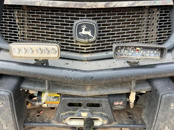 Image of John Deere XUV 835R equipment image 4