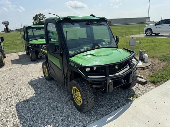 Image of John Deere XUV 835R equipment image 1