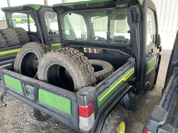 Image of John Deere XUV 835R equipment image 3