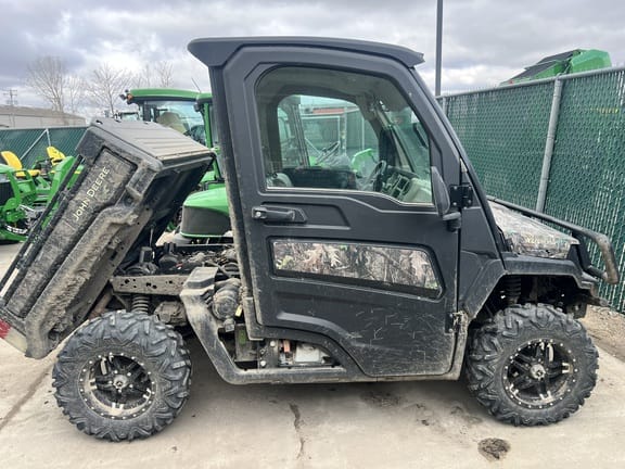 2023 John Deere XUV 835R Equipment Image0