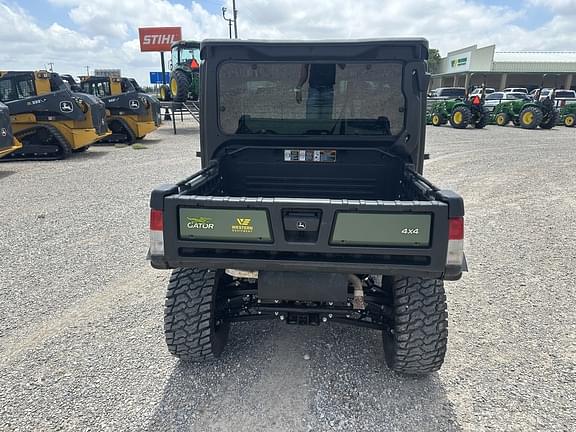 Image of John Deere XUV 835R equipment image 3