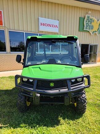 Image of John Deere XUV 835R equipment image 1