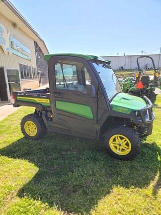 Image of John Deere XUV 835R equipment image 2