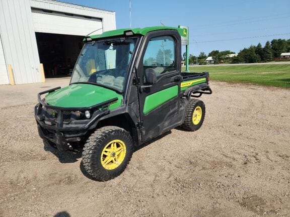 2023 John Deere XUV 835R Equipment Image0