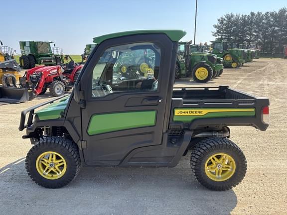 Image of John Deere XUV 835R equipment image 1
