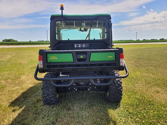 Image of John Deere XUV 835R equipment image 4