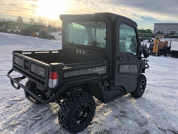 Image of John Deere XUV 835R equipment image 3