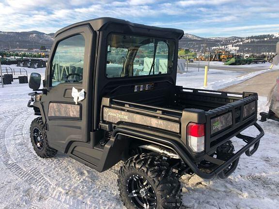 Image of John Deere XUV 835R equipment image 2