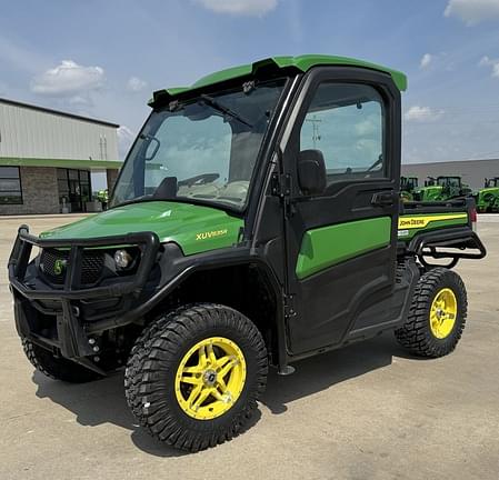 Image of John Deere XUV 835R equipment image 1