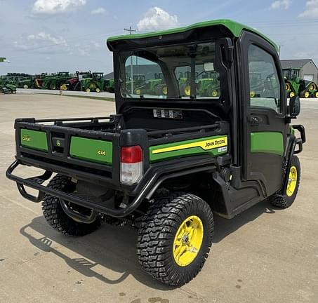 Image of John Deere XUV 835R equipment image 3