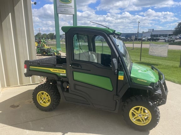 2023 John Deere XUV 835R Equipment Image0