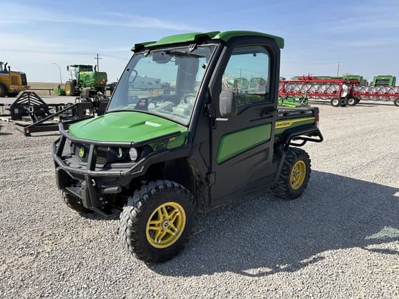 Image of John Deere XUV 835R Primary image