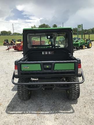 Image of John Deere XUV 835R equipment image 2
