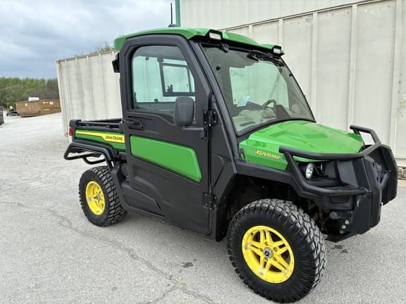 Image of John Deere XUV 835R equipment image 4
