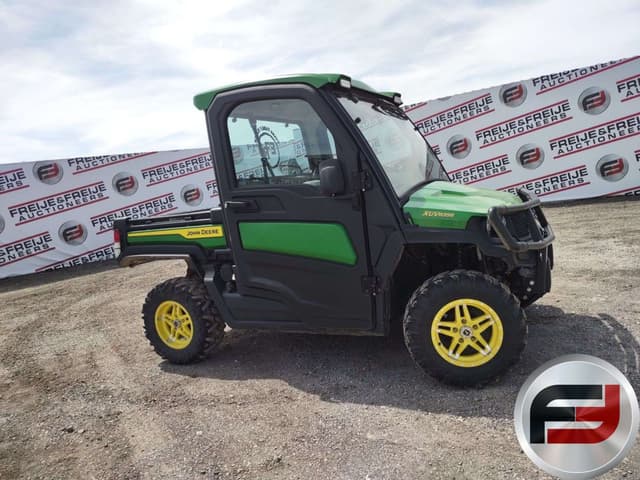 Image of John Deere XUV 835R equipment image 3