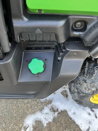 Image of John Deere XUV 865M equipment image 3