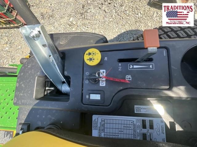Image of John Deere Z335E equipment image 3