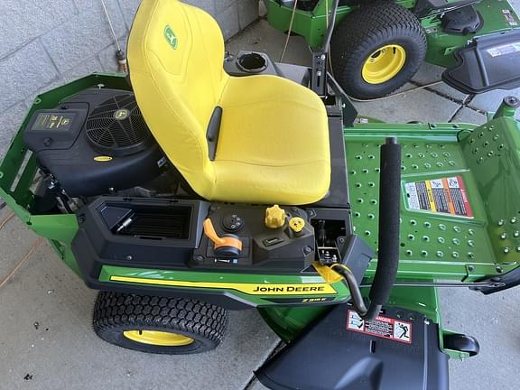 Image of John Deere Z315E equipment image 2