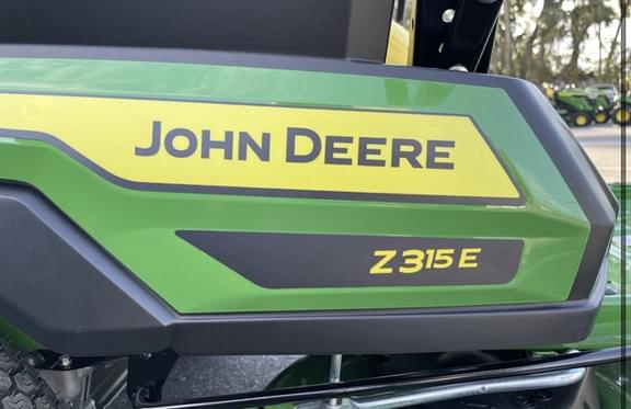 Image of John Deere Z315E equipment image 1
