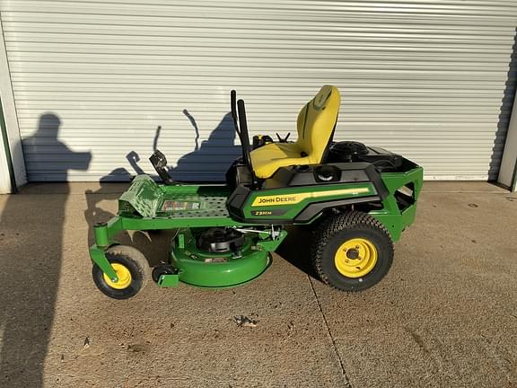 Image of John Deere Z320M equipment image 1