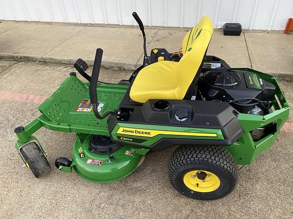 Image of John Deere Z320M equipment image 2