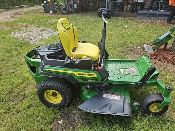 Image of John Deere Z320M equipment image 2