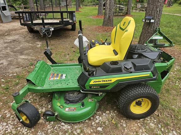 Image of John Deere Z320M equipment image 3