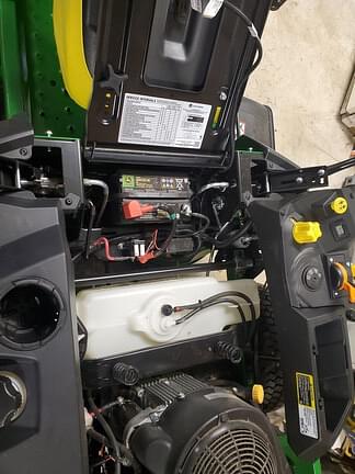 Image of John Deere Z320M equipment image 3