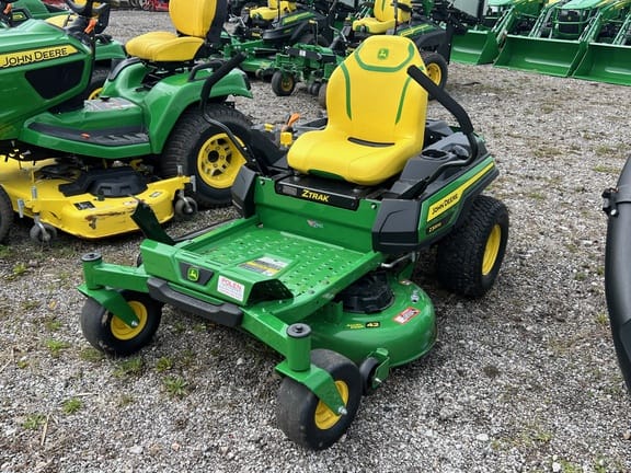 Main image John Deere Z320M