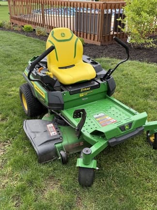Image of John Deere Z320M equipment image 3