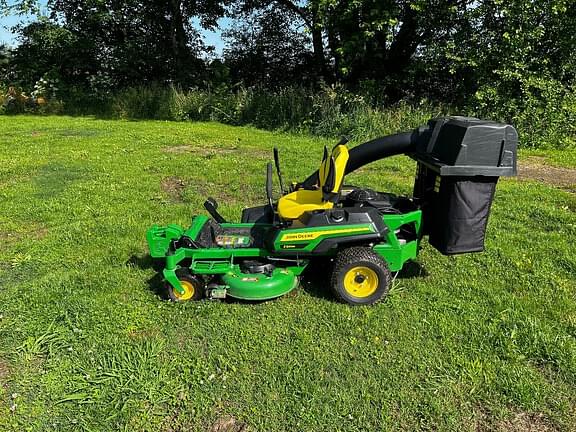 Image of John Deere Z320M equipment image 3