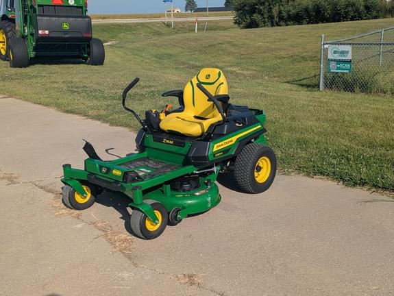 Image of John Deere Z320R equipment image 4