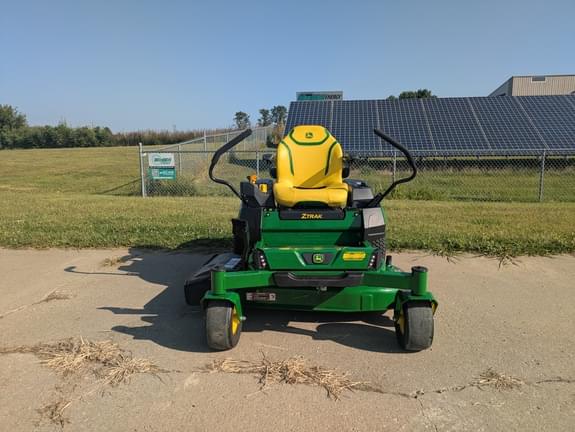 Image of John Deere Z320R equipment image 1