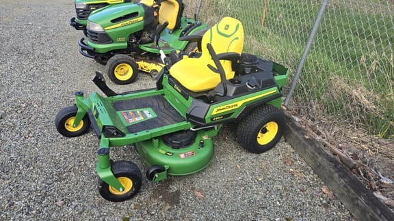 Main image John Deere Z320R