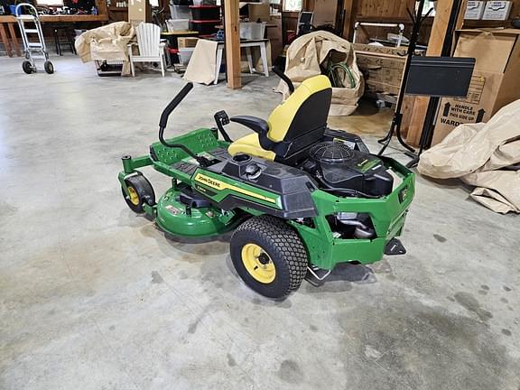 Image of John Deere Z320R equipment image 3