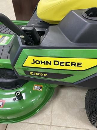 Image of John Deere Z320R equipment image 4