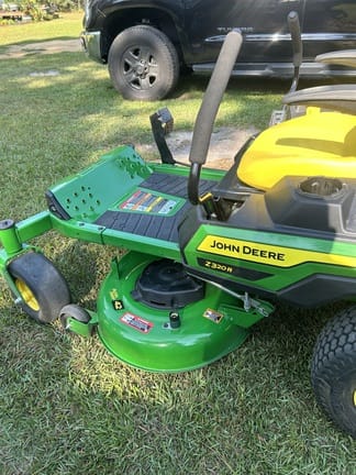 Main image John Deere Z320R