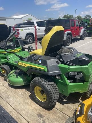 Image of John Deere Z320R equipment image 2