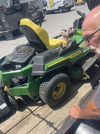 Image of John Deere Z320R equipment image 3