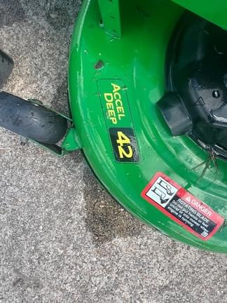 Image of John Deere Z320R equipment image 4