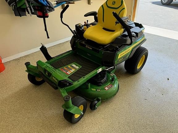 Image of John Deere Z320R Image 0