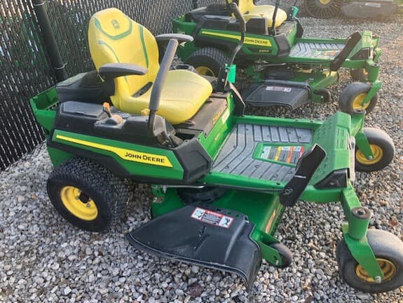 Image of John Deere Z320R equipment image 3