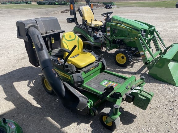 2023 John Deere Z320R Equipment Image0