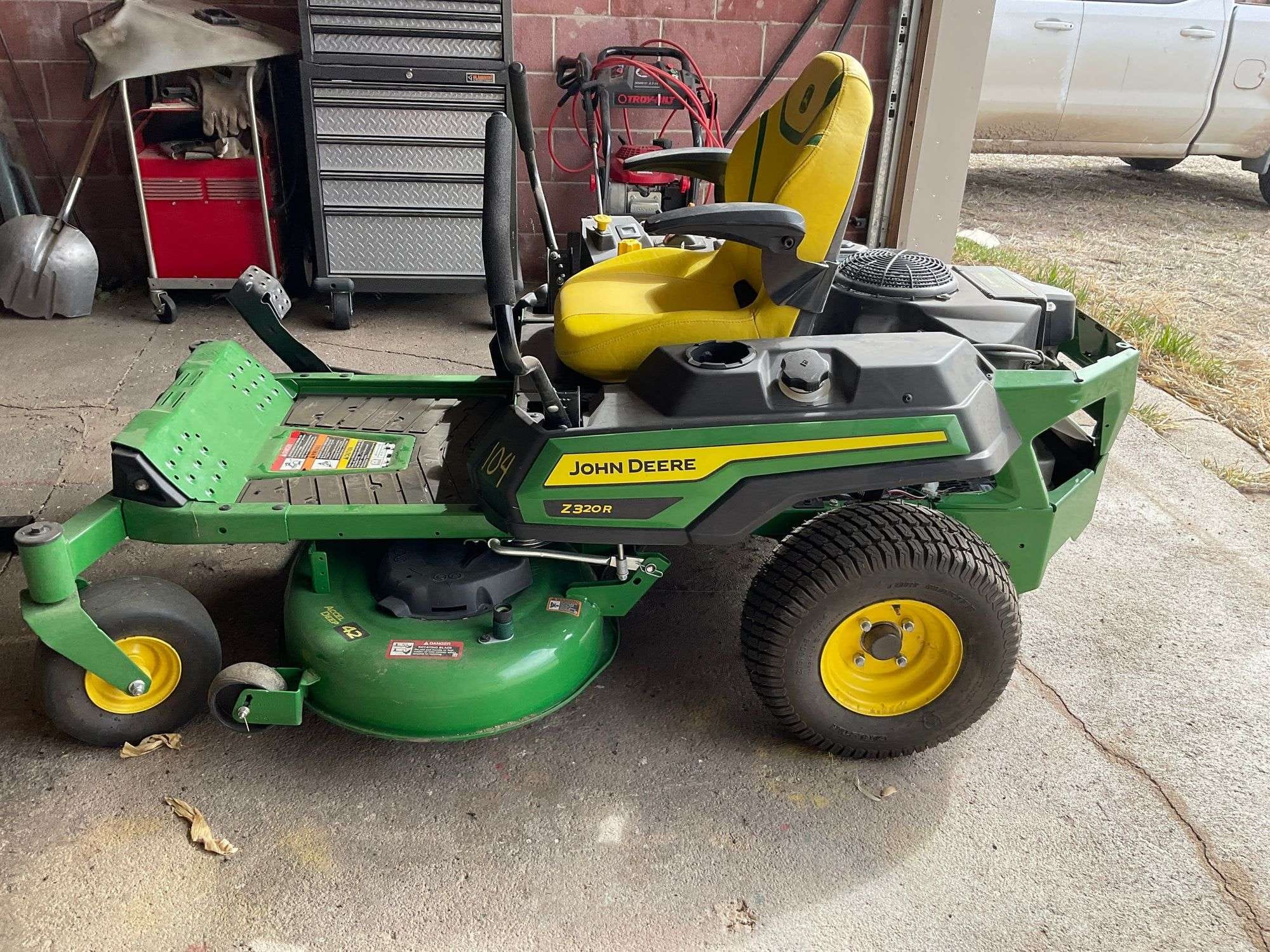 2023 John Deere Z320R Equipment Image0