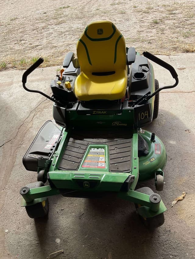 Image of John Deere Z320R equipment image 4