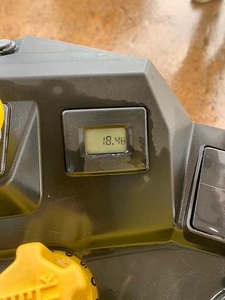 Image of John Deere Z325E equipment image 3