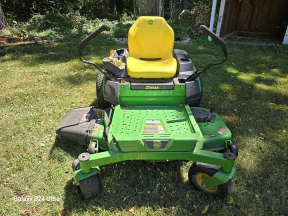 Image of John Deere Z325E equipment image 2